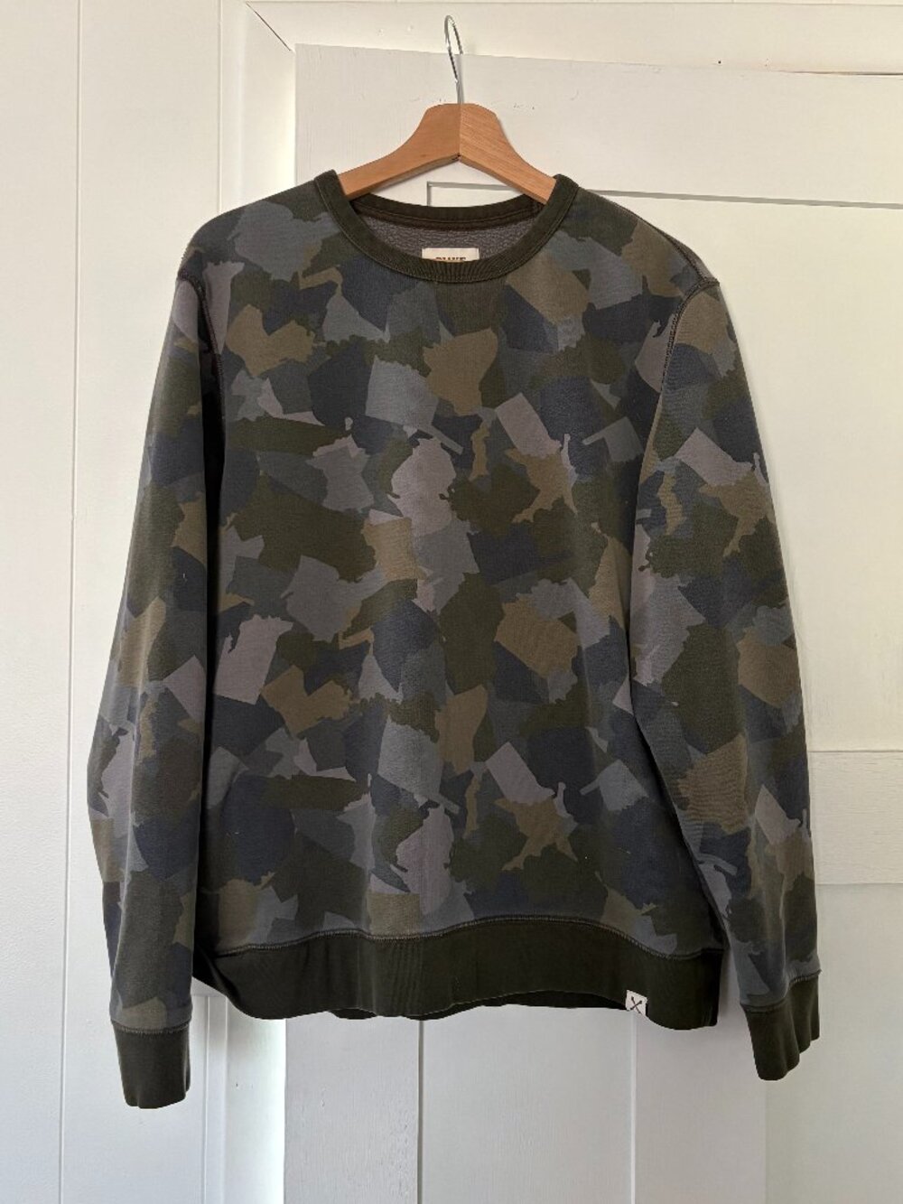 Blake Shelton x Lands' End Camo Sweatshirt- size Large